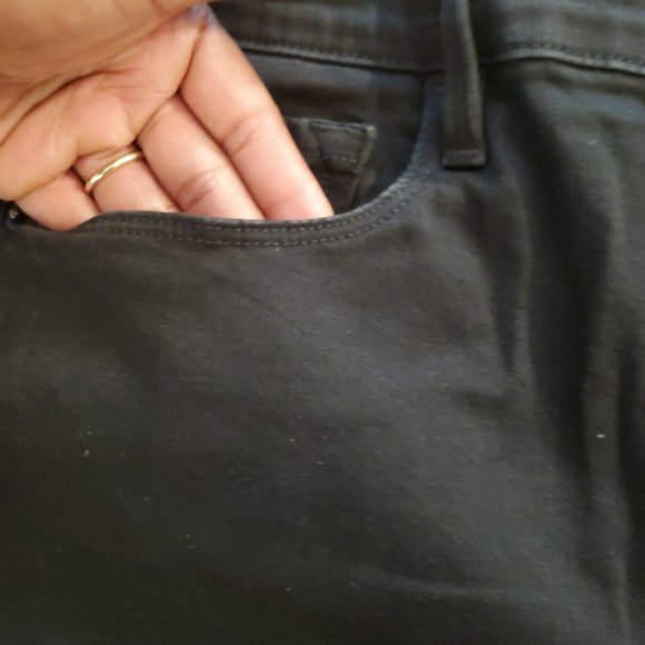 FRAME | Ali High Rise Cigarette Skinny Jeans in Black (Size 31) - Picture 6 of 10